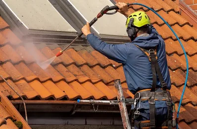 Démoussage et hydrofuge de toiture à Maussans